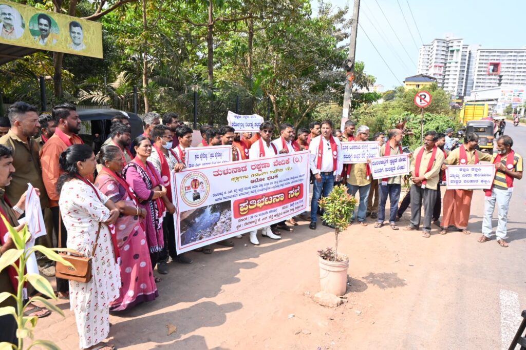 ದೇರಳಕಟ್ಟೆ ಒಳಚರಂಡಿ ಅವ್ಯವಸ್ಥೆ ಶಾಶ್ವತ ಪರಿಹಾರ ಕಲ್ಪಿಸಿ – ತುಳುನಾಡ ರಕ್ಷಣಾ ವೇದಿಕೆಯ ಸ್ಥಾಪಕ ಅಧ್ಯಕ್ಷ ಯೋಗೀಶ್ ಶೆಟ್ಟಿ ಜೆಪ್ಪು ಆಗ್ರಹ