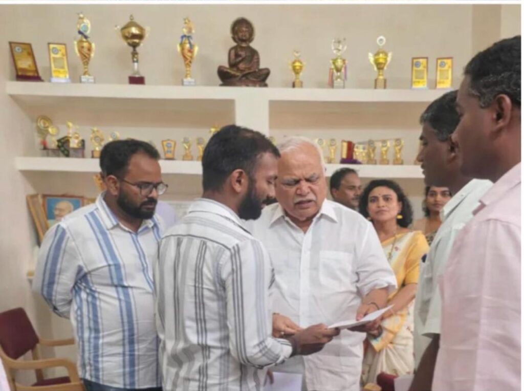 ಭೂಮಾಪನ ಇಲಾಖೆ ಸಂಕಷ್ಟದಲ್ಲಿ – ಪರವಾನಗಿ ಭೂಮಾಪಕರ ಹೋರಾಟ ತೀವ್ರ. ಭೂಮಾಪನ ಅರ್ಜಿಗಳು ಬಾಕಿ