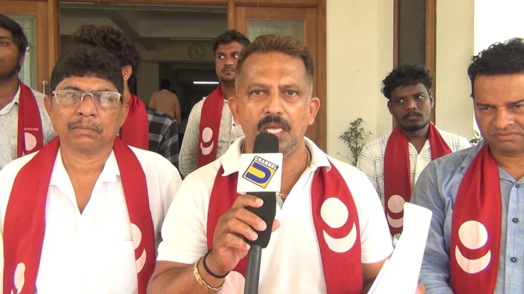 ಉಡುಪಿ: ಭೂಮಾಪಕರ ಮುಷ್ಕರ ಸಾರ್ವಜನಿಕರಿಗೆ ತೀವ್ರ ತೊಂದರೆ – ತಕ್ಷಣ ಕ್ರಮಕ್ಕೆ ತುಳುನಾಡ ರಕ್ಷಣಾ ವೇದಿಕೆ ಒತ್ತಾಯ