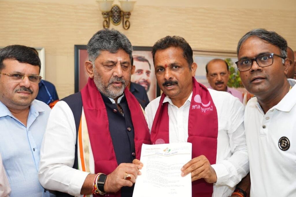 ತುಳು ಅಭಿವೃದ್ಧಿ ನಿಗಮ ಸ್ಥಾಪನೆ ಹಾಗೂ ಕಾರ್ಕಳದಲ್ಲಿ ತುಳು ಭವನ ನಿರ್ಮಾಣಕ್ಕೆ ಮುಖ್ಯಮಂತ್ರಿ ಅವರಿಗೆ ಮುನಿಯಾಲ್ ಉದಯ ಕುಮಾರ್ ಶೆಟ್ಟಿ ಮನವಿ