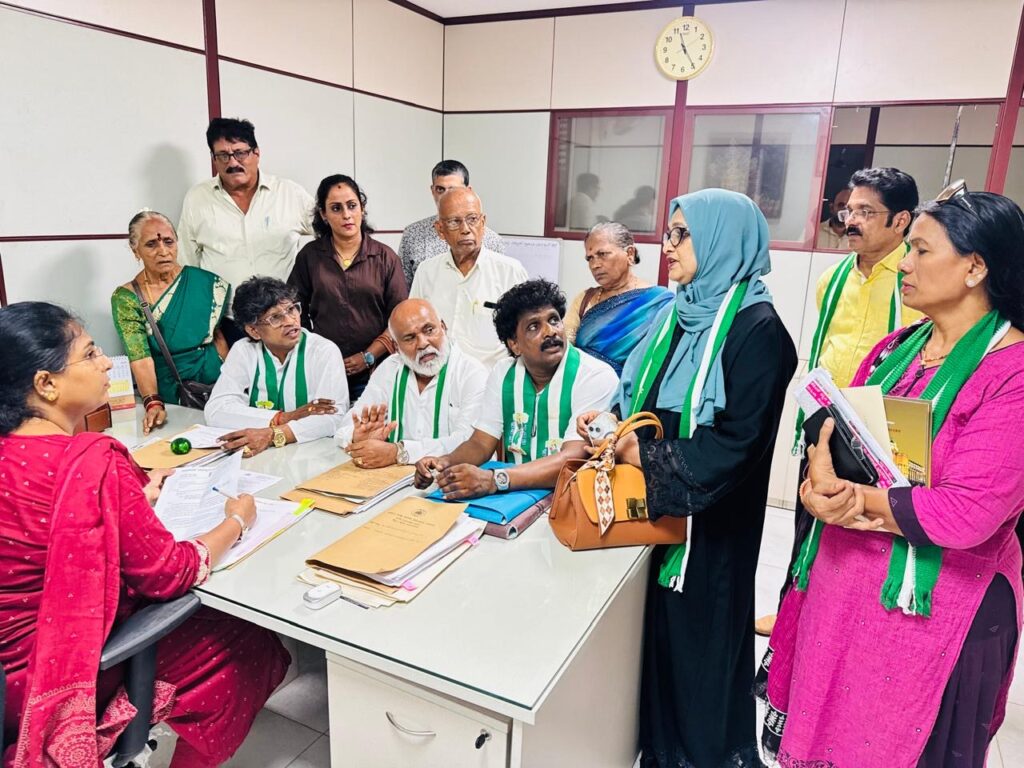 ಹೊಸ ಪಡಿತರ ಚೀಟಿ ವಿತರಣೆಗೆ ಆಗ್ರಹಿಸಿ ಸಚಿವರಿಗೆ ಜೆಡಿಎಸ್ ನಿಯೋಗದಿಂದ ಮನವಿ ಸಲ್ಲಿಕೆ