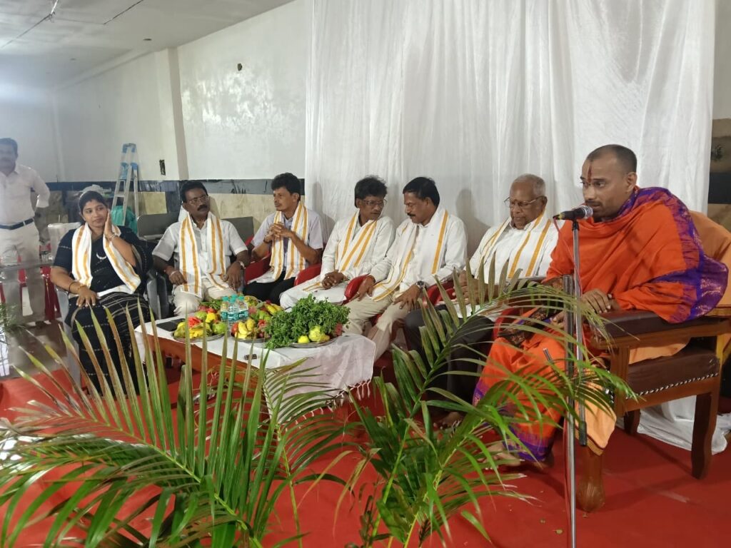 ರಾಘವ ಗಟ್ಟಿ ದಂಪತಿಗಳ ನೂತನ ವಾಣಿಜ್ಯ ಸಂಕೀರ್ಣ ದುರ್ಗಾನಂದ ಸ್ವಾಮೀಜಿ ಸಾನ್ನಿಧ್ಯದಲ್ಲಿ ಆರ್.ಬಿ. ಕಾಂಪ್ಲೆಕ್ಸ್ ಲೋಕಾರ್ಪಣೆ