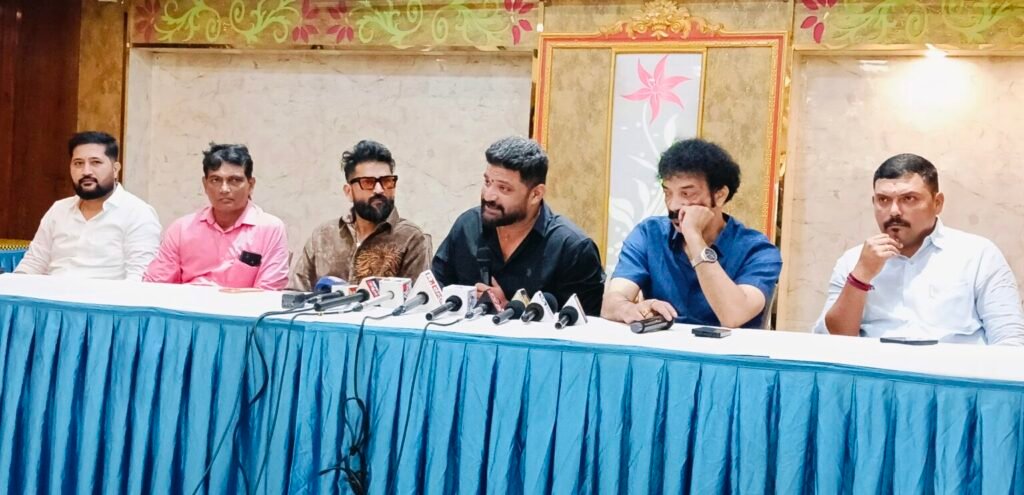 ಪಿಲಿನಲಿಕೆ-11 ಹುಲಿವೇಷ ಸ್ಪರ್ಧೆಗೆ ಸಜ್ಜಾದ ಮಂಗಳೂರು ವಿಜೇತ ತಂಡಕ್ಕೆ ₹10 ಲಕ್ಷ ನಗದು ಬಹುಮಾನ – 9 ಪ್ರತಿಷ್ಠಿತ ತಂಡಗಳ ನಡುವೆ ಪೈಪೋಟಿ ಅಕ್ಟೋಬರ್ 20ರಂದು ಕರಾವಳಿ ಉತ್ಸವ ಮೈದಾನದಲ್ಲಿ ಅದ್ಧೂರಿ ಆಯೋಜನೆ | ದಿನೇಶ್ ಕಾರ್ತಿಕ್, ಗ್ರೇಟ್ ಕಾಲಿ ಸೇರಿದಂತೆ ಖ್ಯಾತ ತಾರೆಯರ ಆಗಮನದ ನಿರೀಕ್ಷೆ